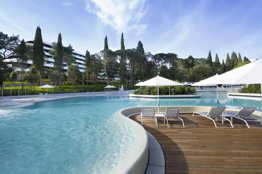 瑞地格樂(lè)詳細(xì)介紹游泳池的施工過(guò)程