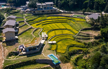 且聽(tīng)風(fēng)吟，靜待花開(kāi)——民宿亞克力無(wú)邊游泳池